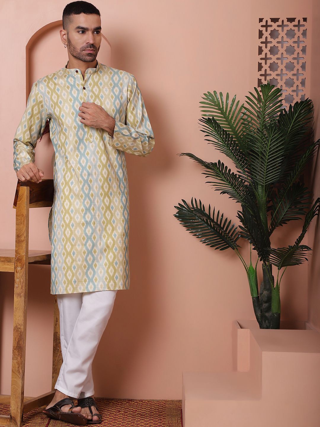 

Anouk Green Abstract Printed Band Collar Pure Cotton Straight Kurta with Pyjamas