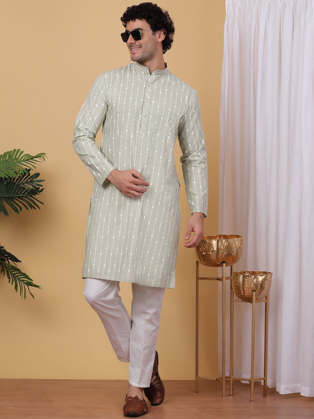 

Anouk Grey Ethnic Printed Band Collar Pure Cotton Straight Kurta with Pyjamas