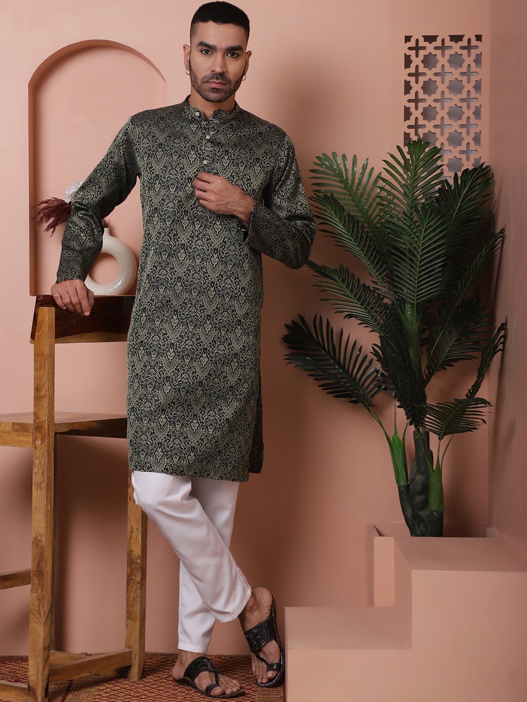 

Anouk Black Ethnic Motifs Embroidered Band Collar Straight Kurta with Pyjamas