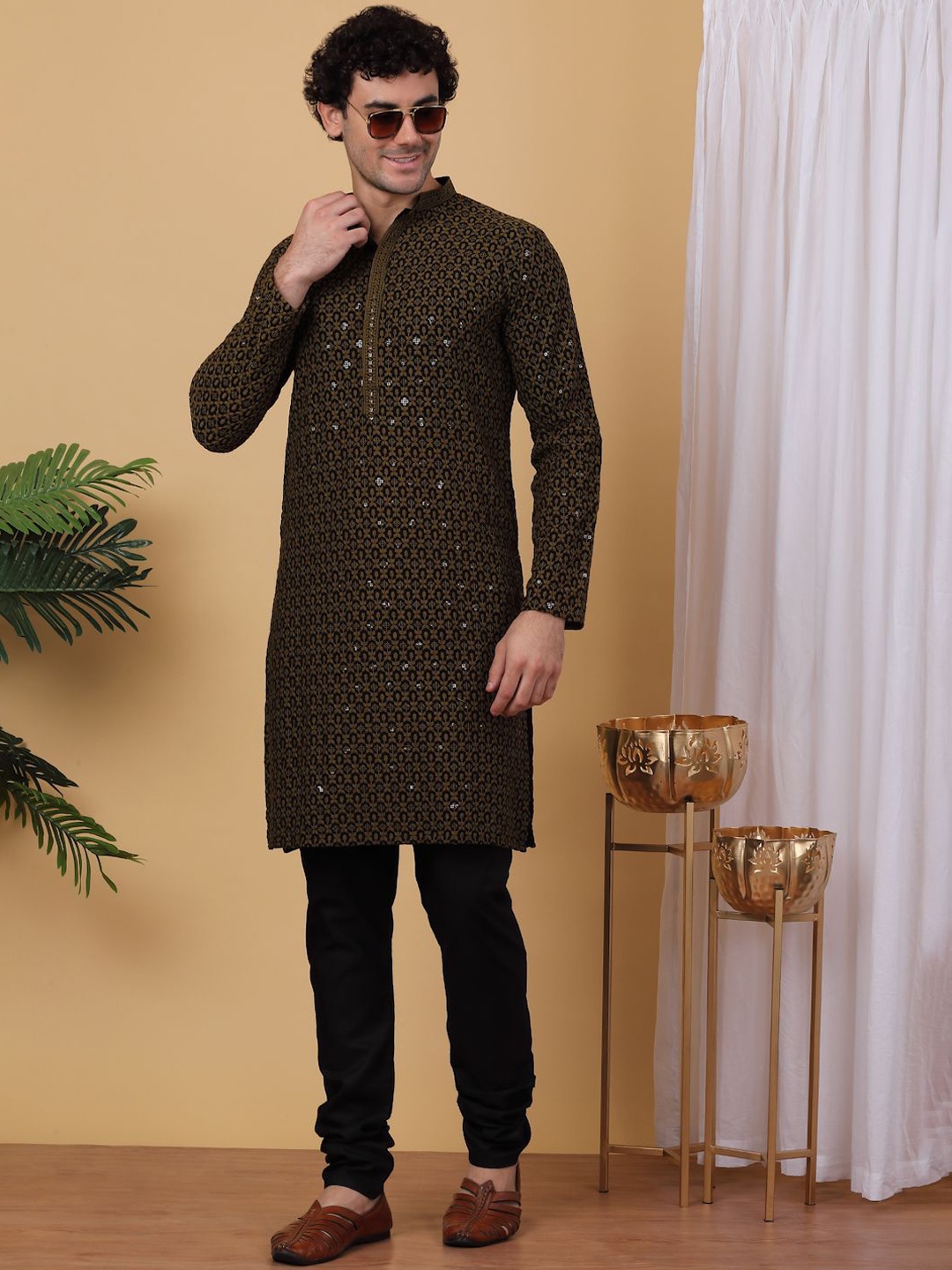 

Anouk Green Embroidered Thread Work Sequinned Mandarin Collar Straight Kurta With Pyjamas, Black