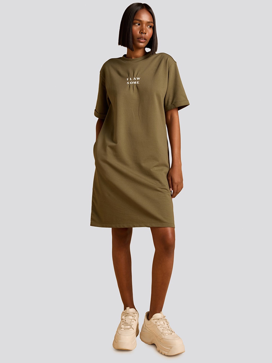 

Muvazo Round Neck Drop Shoulder Cotton T-shirt Dress, Green