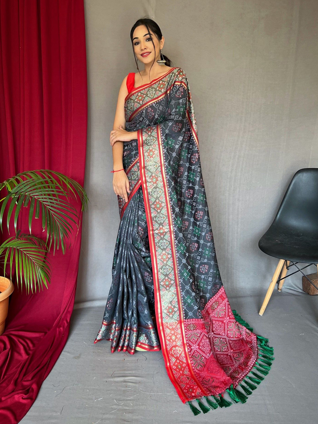 

LeeliPeeri Designer Woven Design Zari Patola Saree, Grey