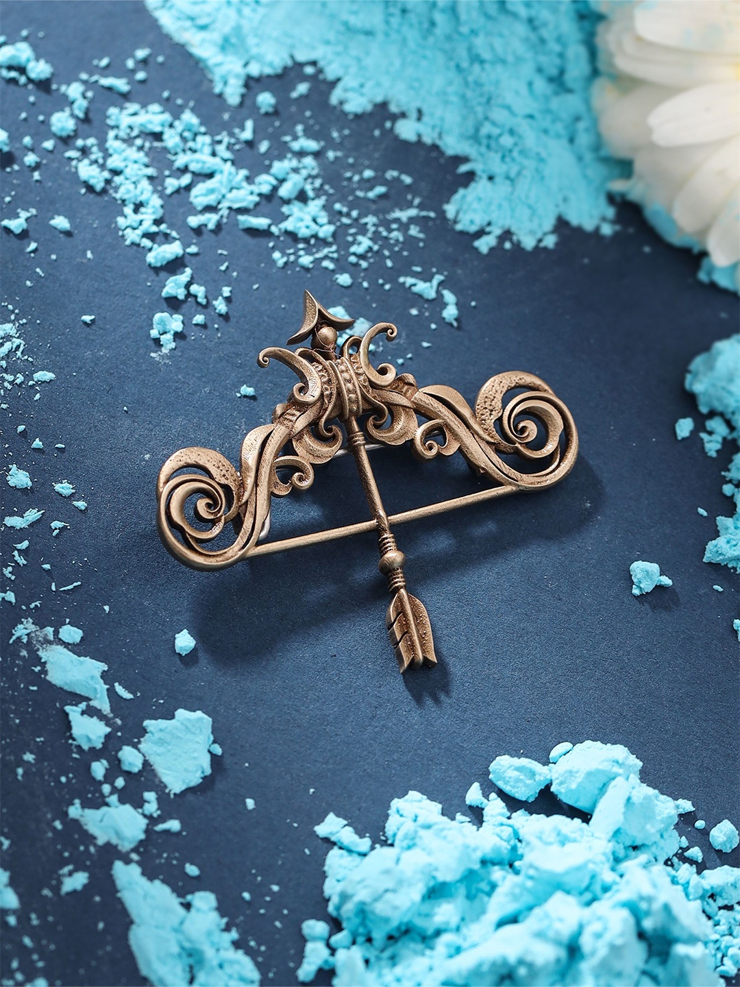 

RAMO Boys Antique Bow and Arrow Brooch, Gold