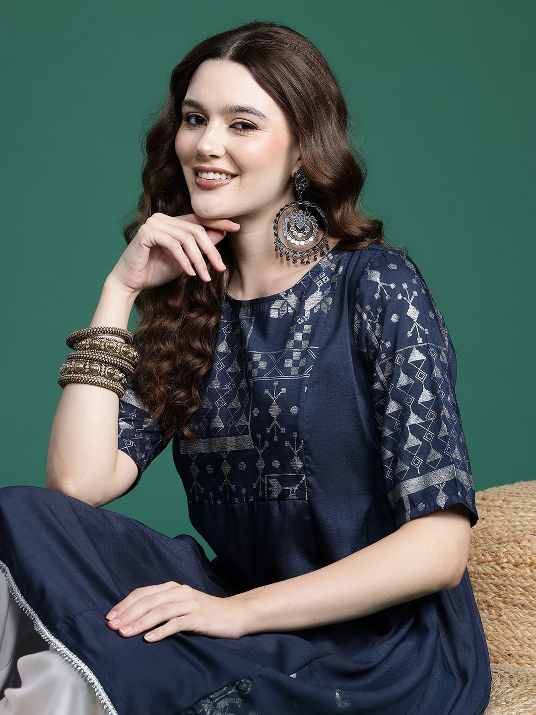

Sangria Women Geometric Printed Gotta Patti Kurta, Navy blue