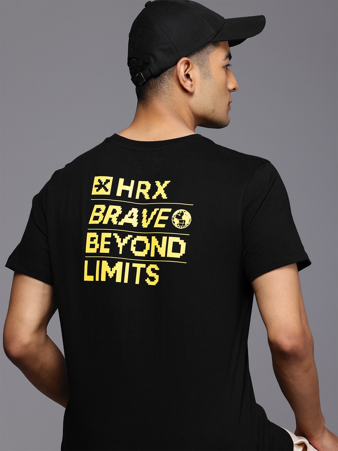 

HRX by Hrithik Roshan Men Typography Printed Pure Cotton T-shirt, Black