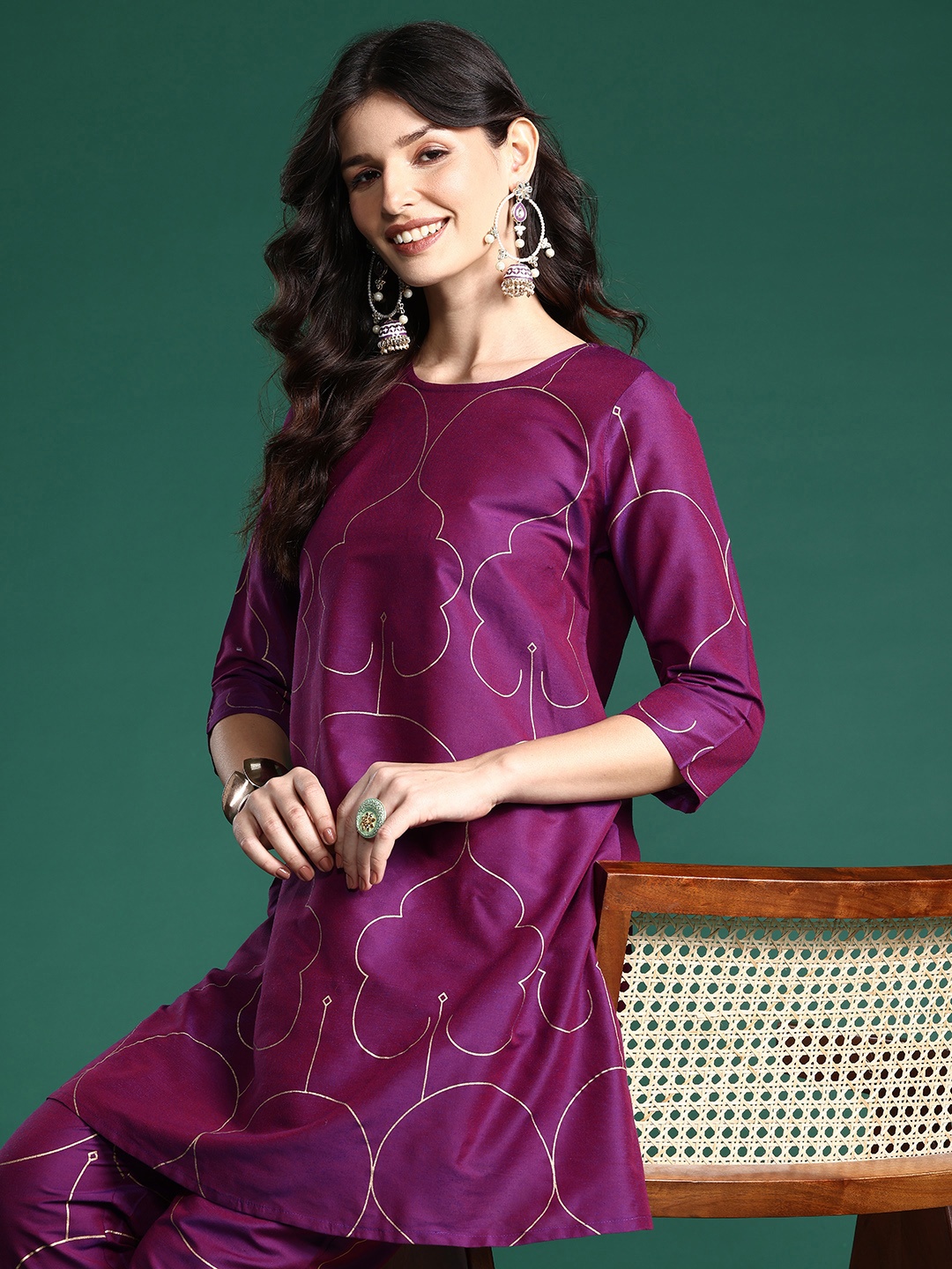 

Sangria Foil Print Kurta with Trousers, Purple