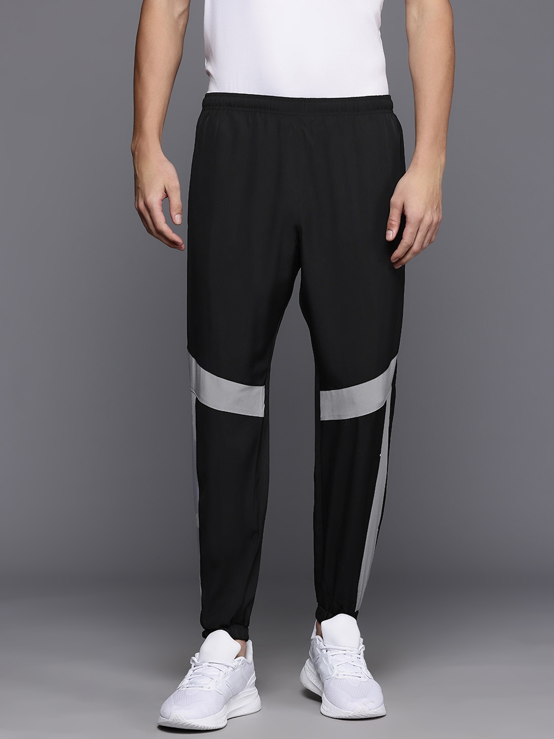 

HRX by Hrithik Roshan Men Lifestyle Joggers, Black