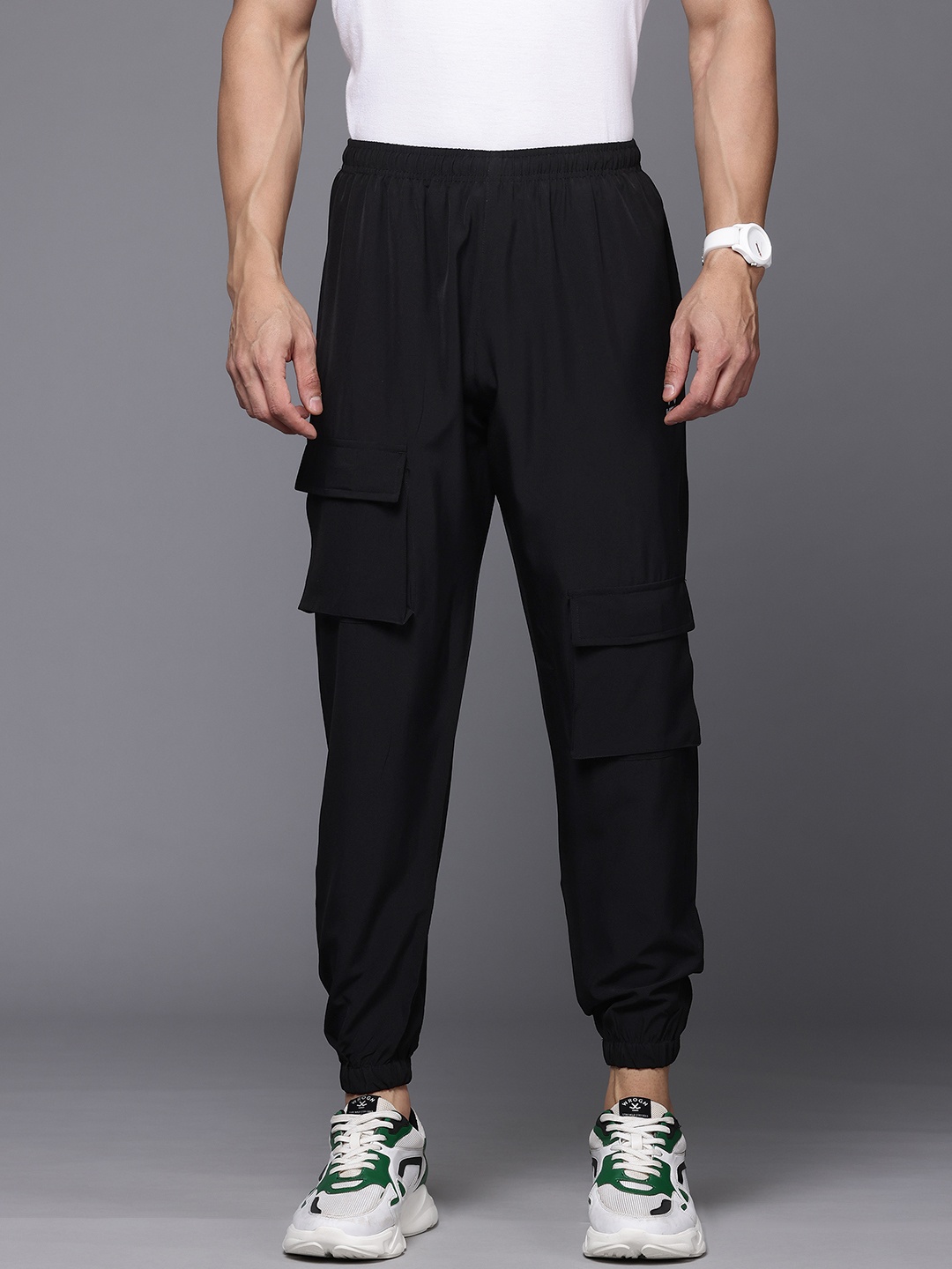 

HRX by Hrithik Roshan Men Mid-Rise Cargo Style Lifestyle Joggers, Black