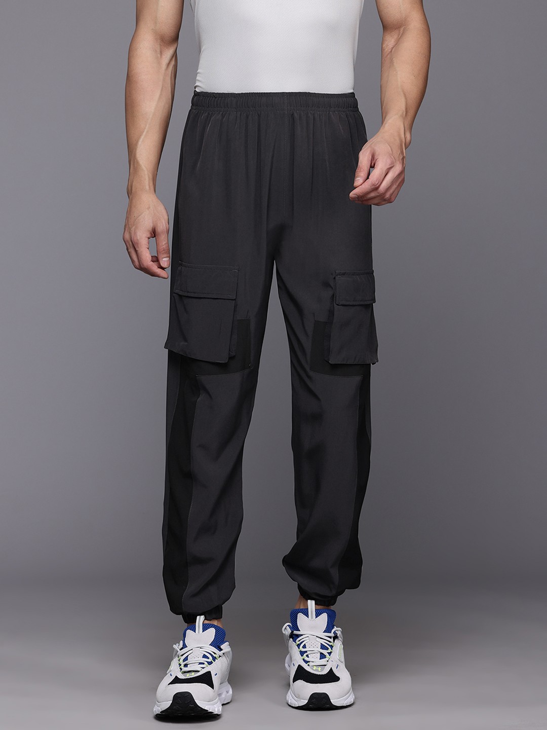 

HRX by Hrithik Roshan Men Lifestyle Cargo-Style Joggers, Charcoal
