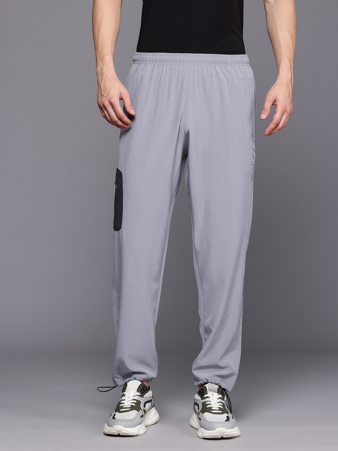 

HRX by Hrithik Roshan Men Casual Relaxed Fit Joggers, Grey