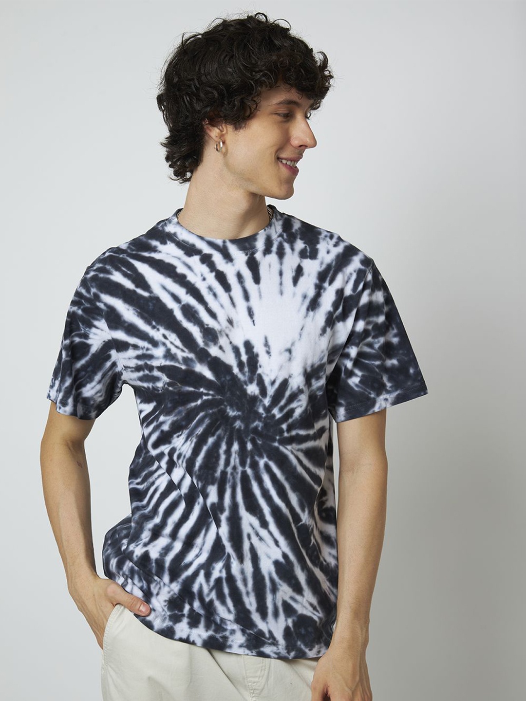 

MyDesignation Black & White Spiral Tie & Dye Round Neck Pure Cotton T-shirt