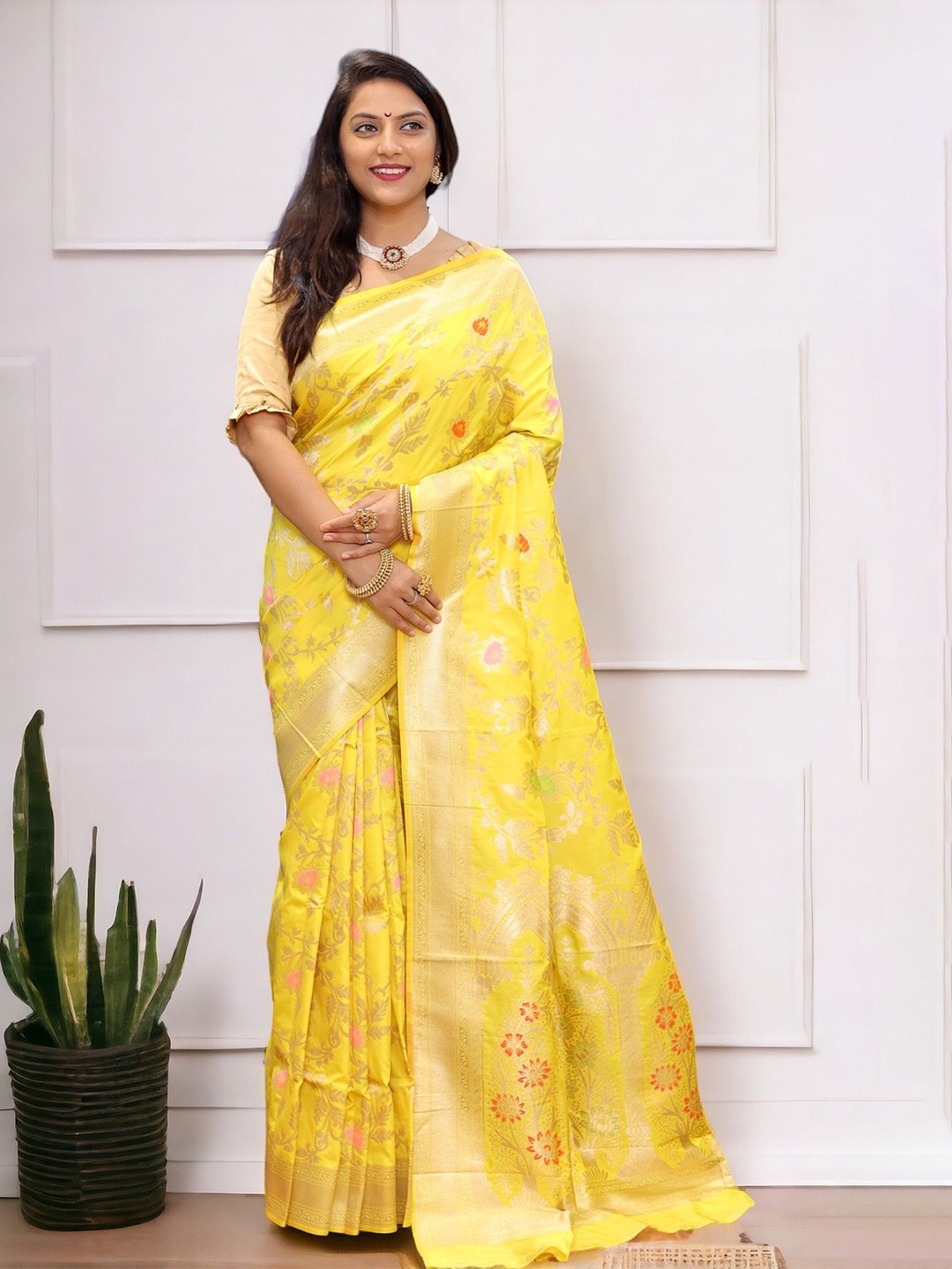 

Vastrasky Global Ethnic Motifs Zari Art Silk Saree, Yellow