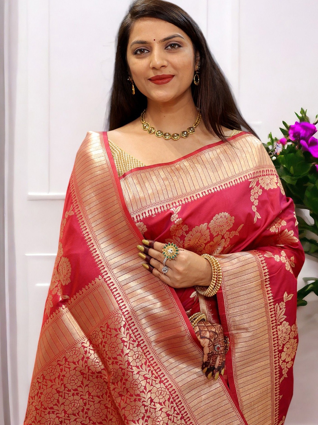 

Vastrasky Global Woven Design Zari Saree, Magenta