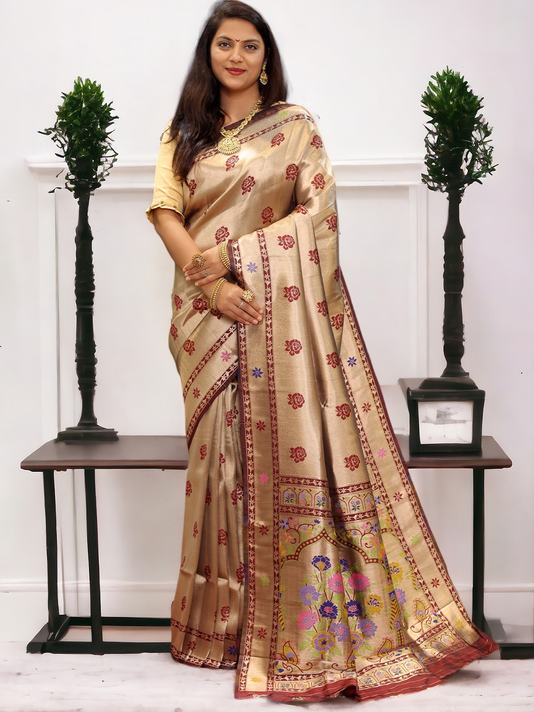 

Vastrasky Global Woven Design Zari Saree, Magenta