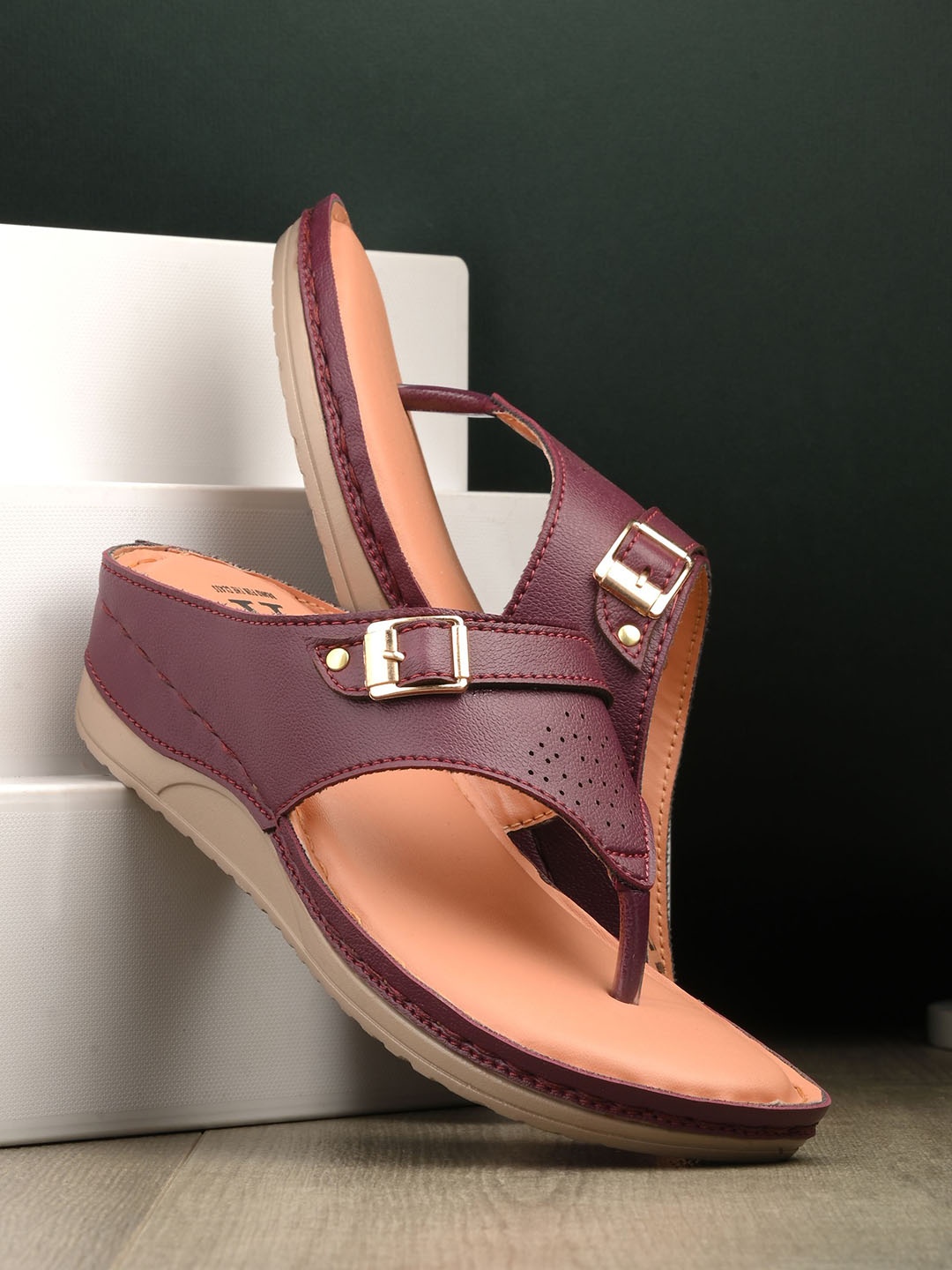 

KARADDI Open Toe Flats, Maroon