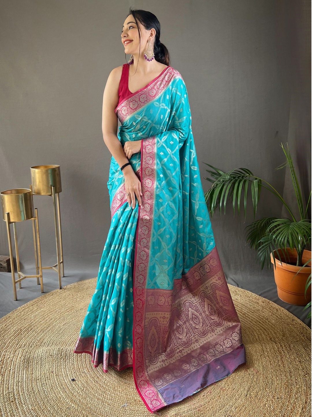 

LeeliPeeri Designer Woven Design Zari Saree, Blue