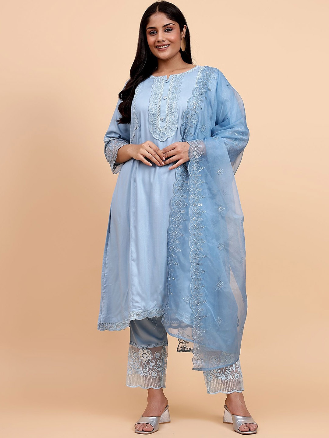 

Bani Women Embroidered Thread Work Liva Pakistani Style Kurta With Trousers & Dupatta, Blue