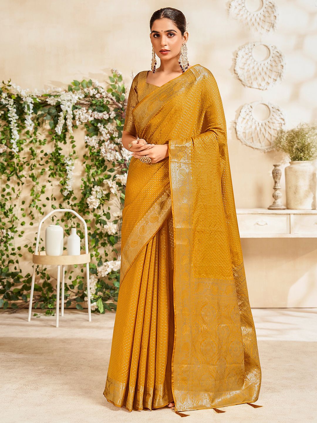 

Satrani Woven Design Zari Banarasi Saree, Yellow