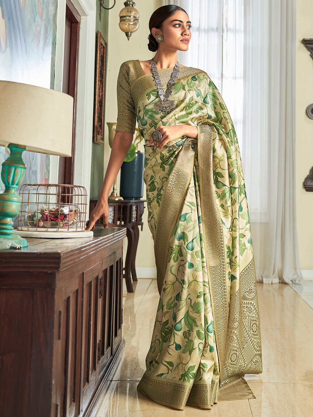 

Satrani Floral Zari Saree, Off white