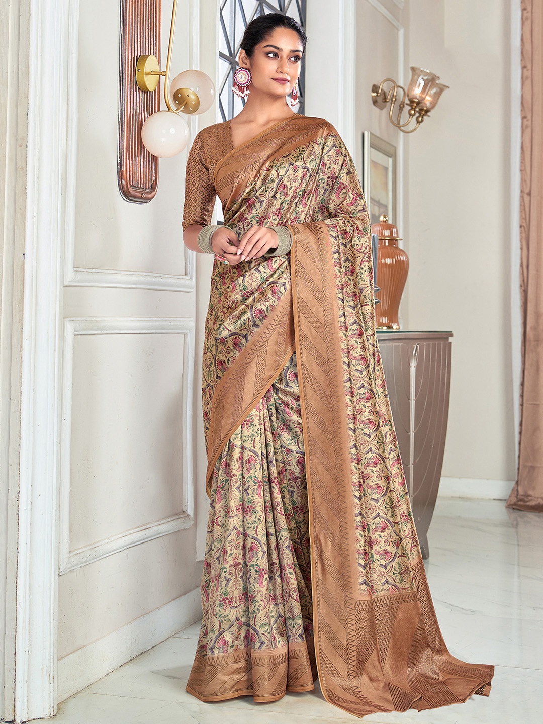 

Satrani Floral Zari Pure Georgette Banarasi Saree, Beige