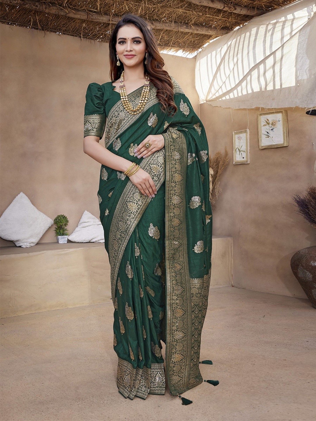 

LeeliPeeri Designer Ethnic Motifs Zari Chanderi Saree, Green