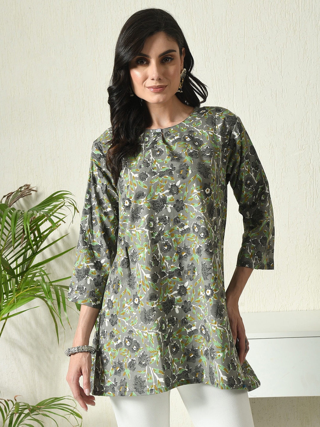 

BAESD Floral Print Keyhole Neck Regular Sleeves Kurtis, Green
