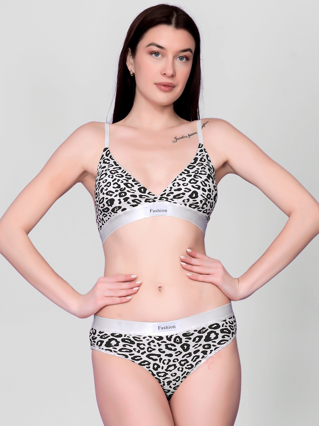 

Gopalvilla Printed Lightly Padded Mid-Rise Lingerie Set, Black