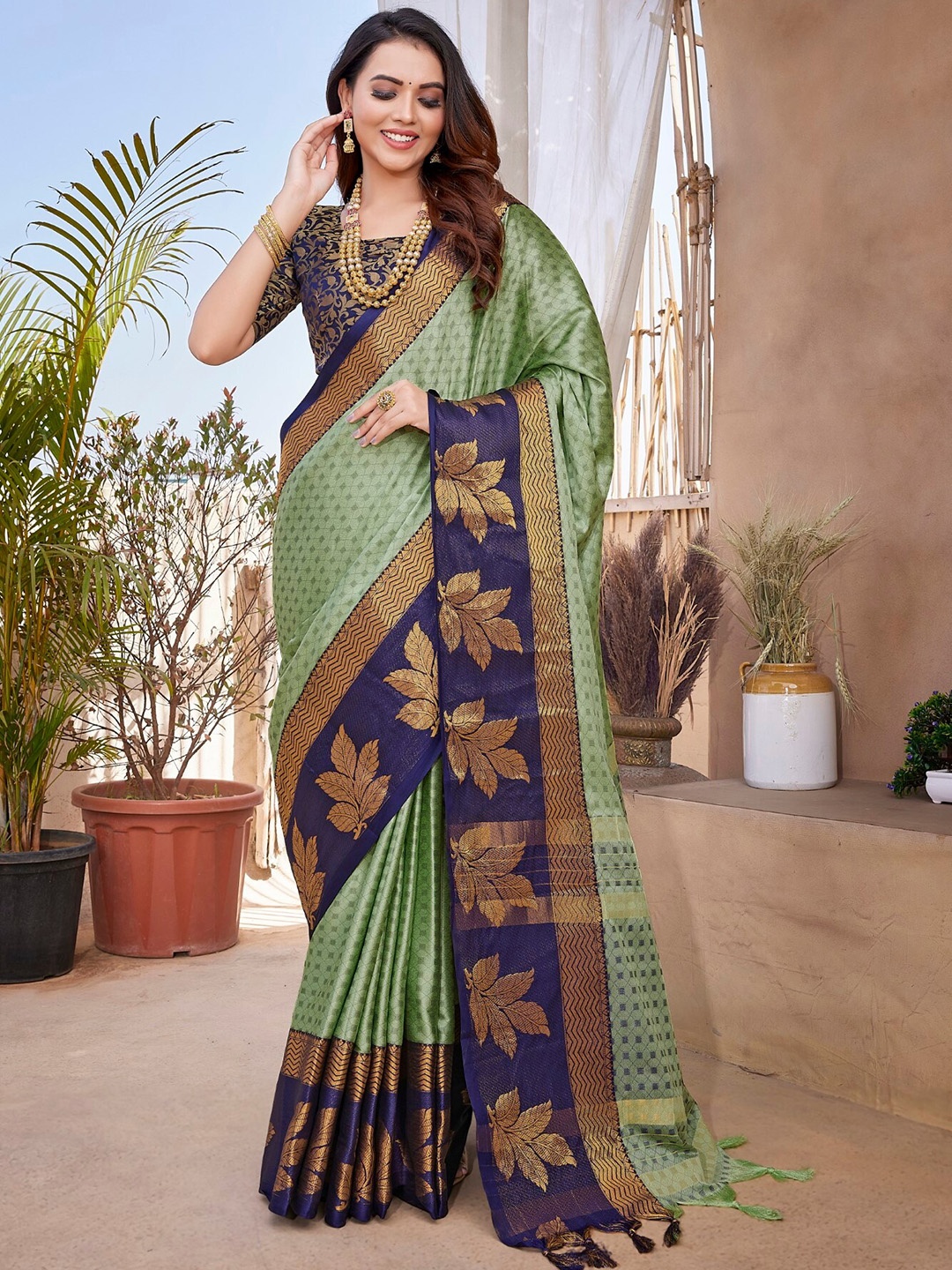 

LeeliPeeri Designer Ethnic Motifs Zari Chanderi Saree, Lime green