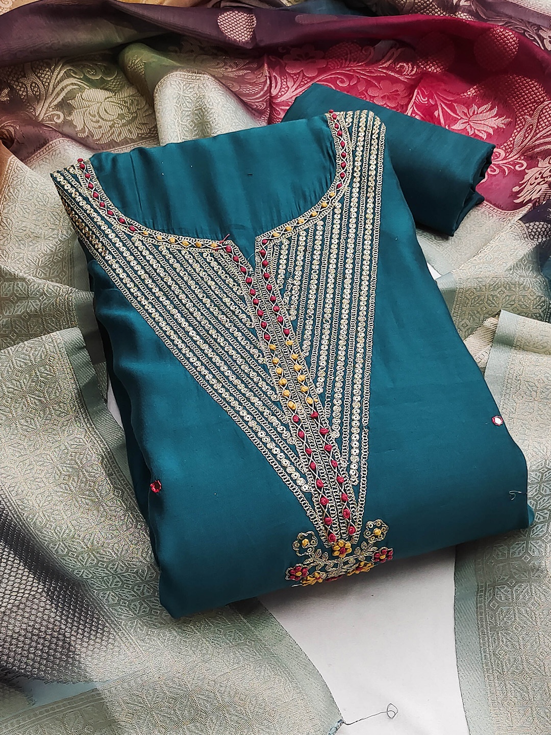 

Ishin Embroidered Pure Silk Unstitched Dress Material, Teal