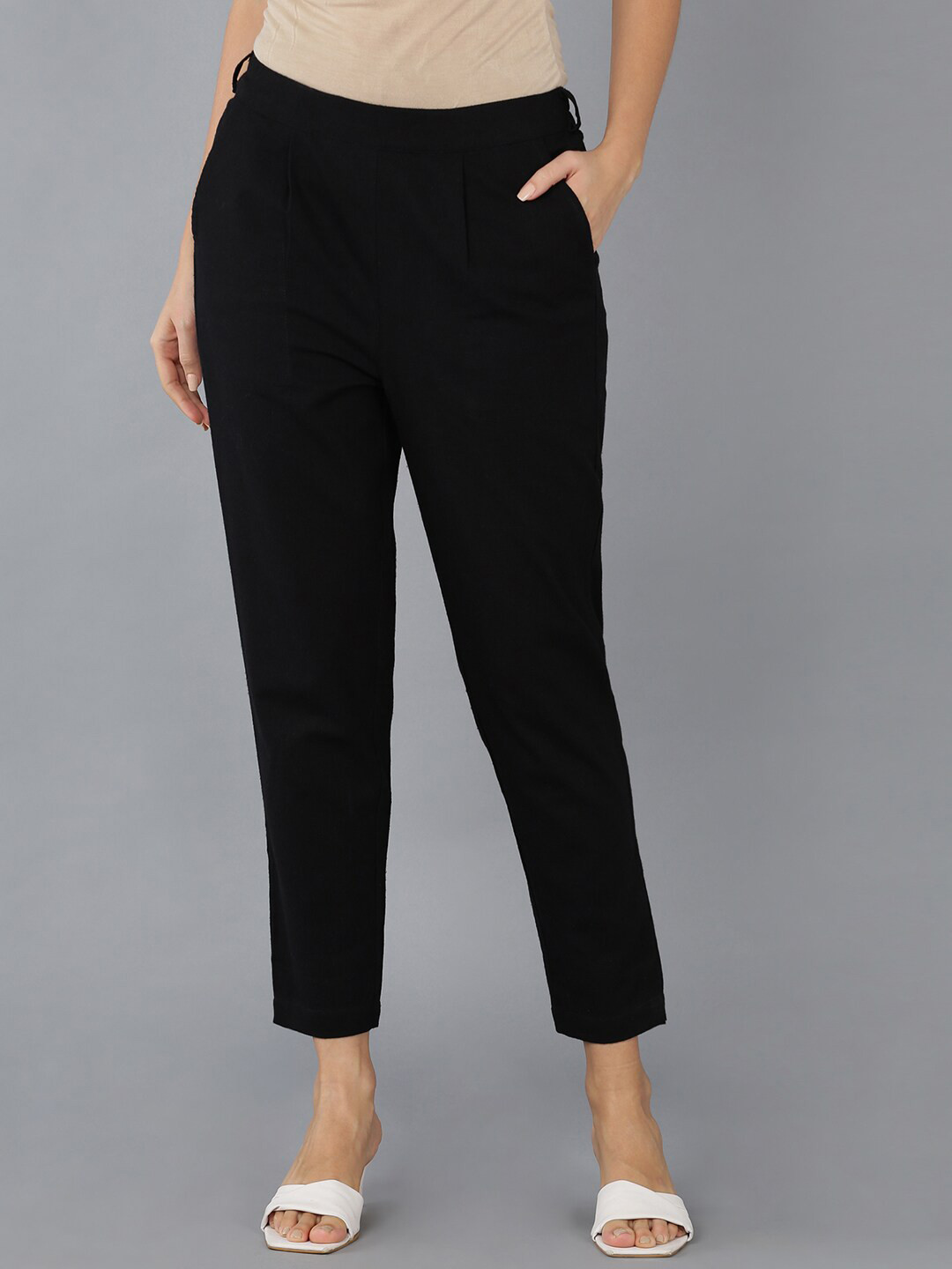 

MissKurti Women Mid-Rise Relaxed Cropped Trouser, Black