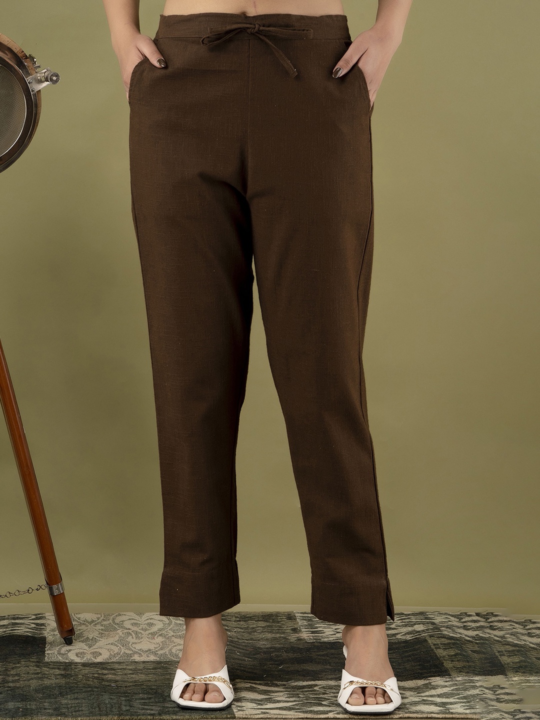 

MissKurti Women Mid-Rise Relaxed Trouser, Brown