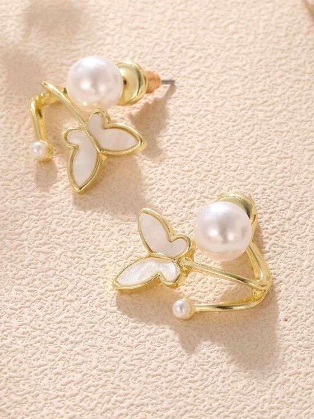 

Xivir Gold-Plated Beaded Butterfly Shaped Stud Earrings