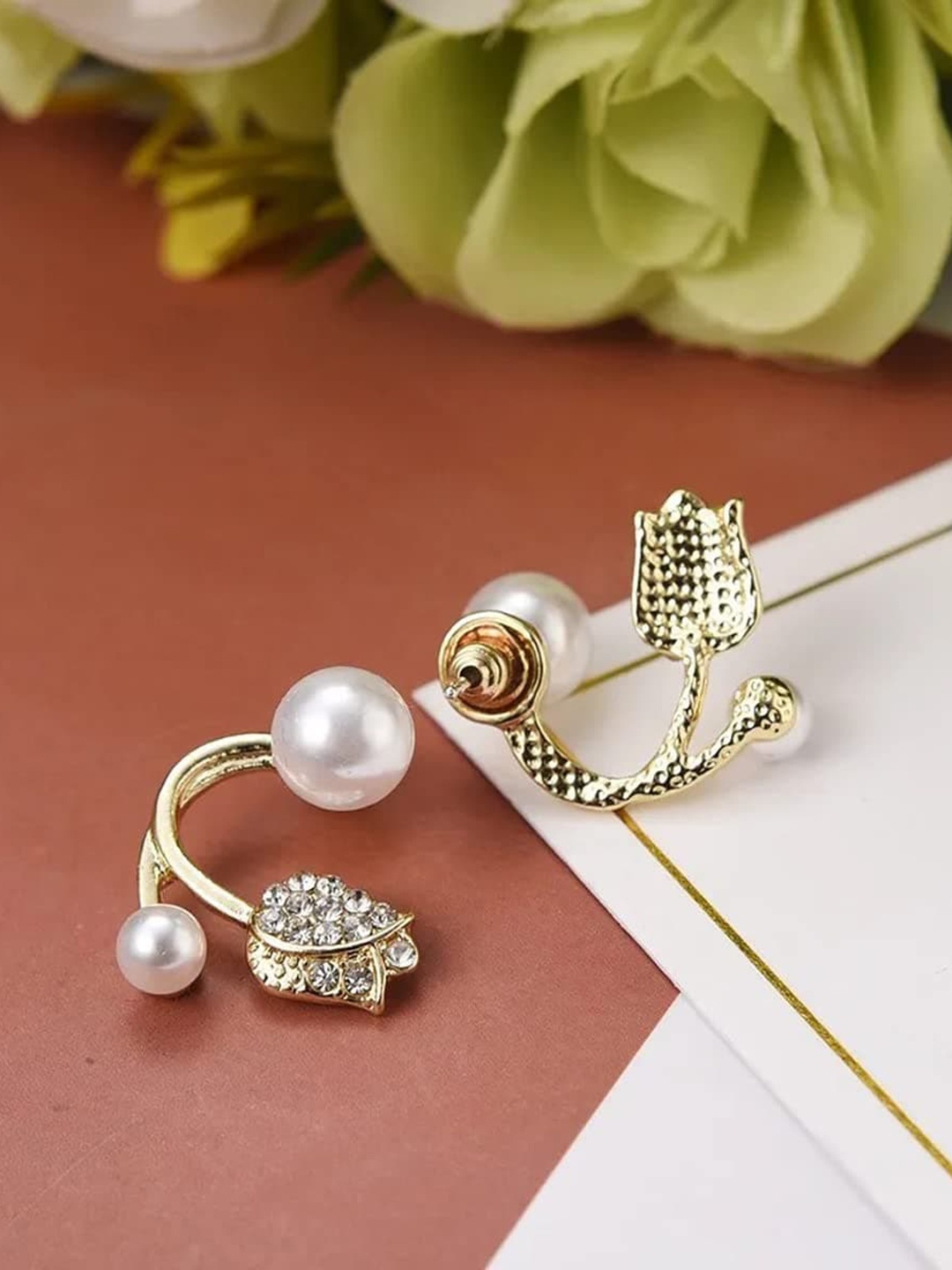 

Xivir Gold-Plated Cubic Zirconia Studded Contemporary Studs Earrings