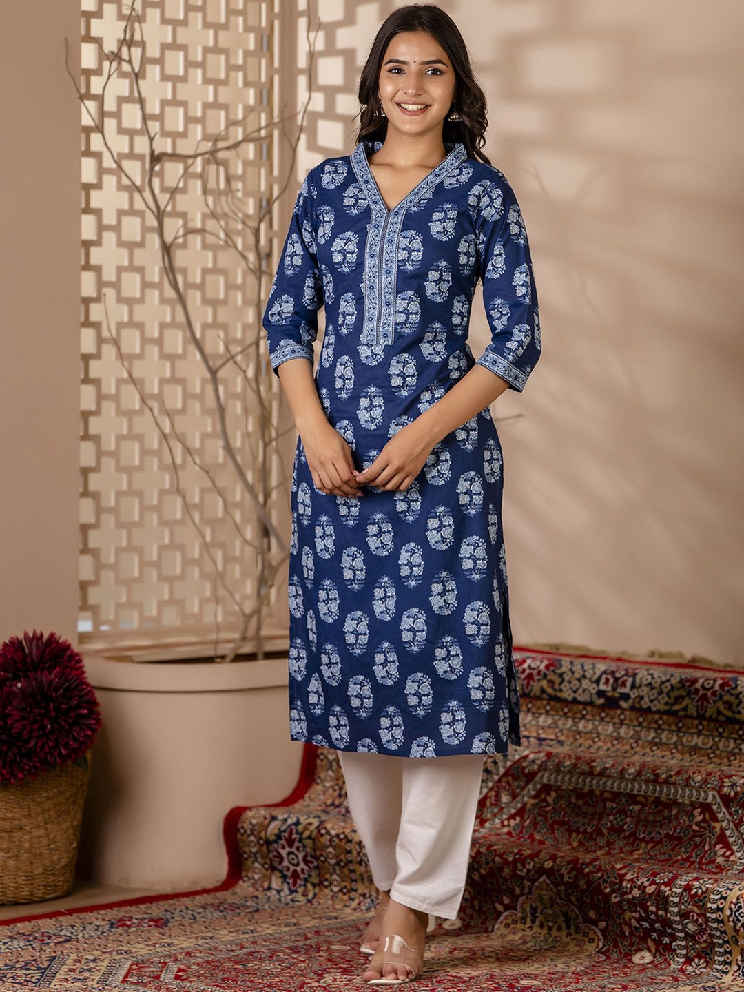 

Nayo Women Ethnic Motifs Printed Cotton Straight Kurta, Blue