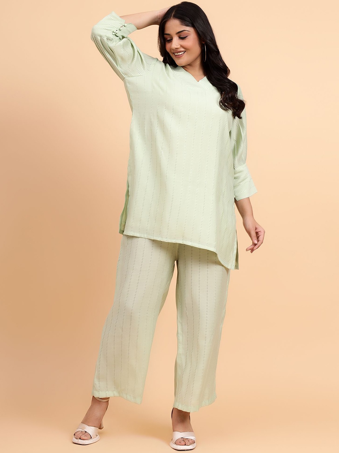 

Bani Women Plus Size Self Design V-Neck Tunic & Flared Trouser Co-Ords, Green