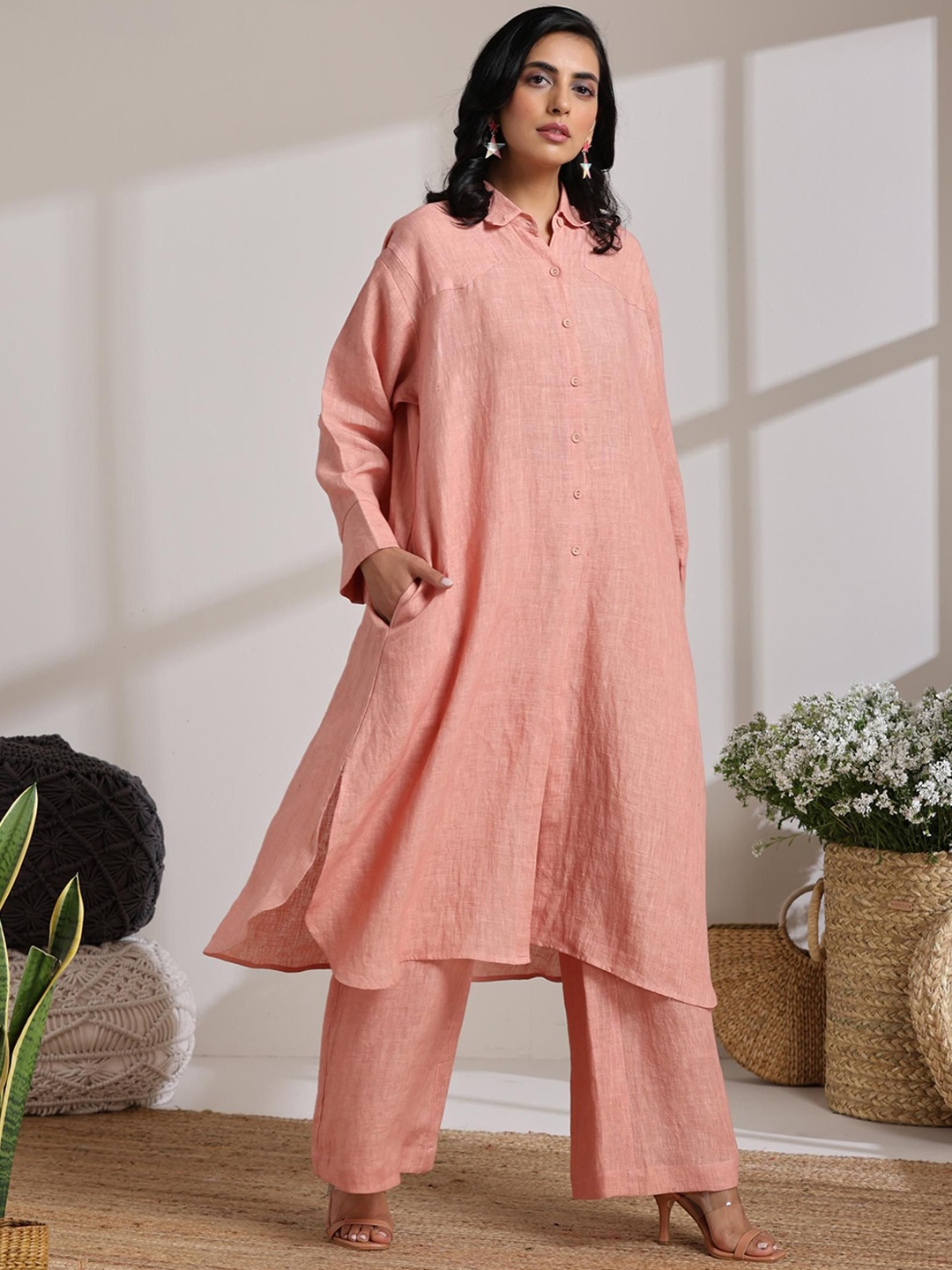 

VASSTRAM Shirt Collar Long Shirt &Flared Straight palazzos Co-Ords, Peach