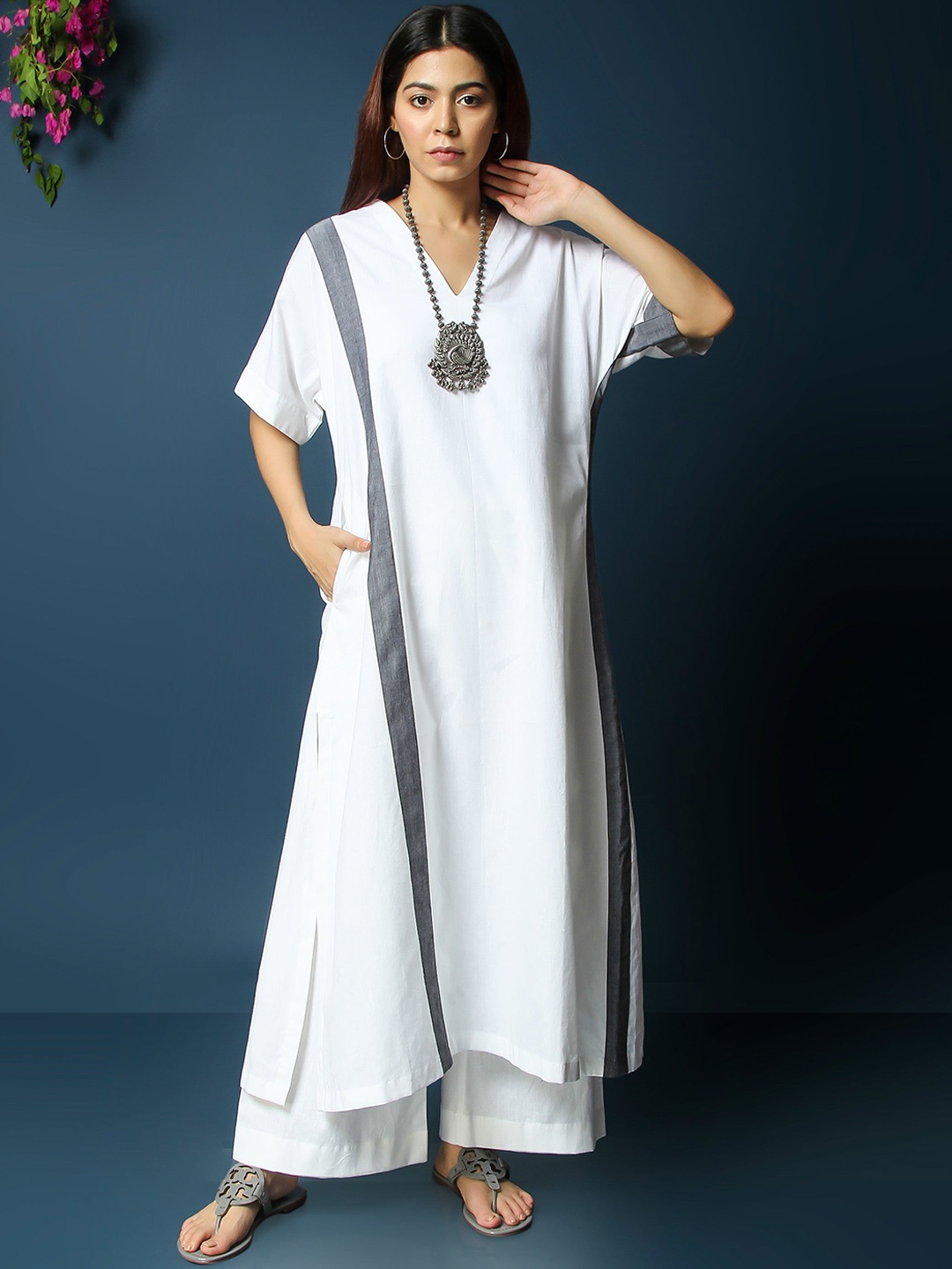 

VASSTRAM Striped Cotton V-Neck Top With Palazzos Co-Ords, White