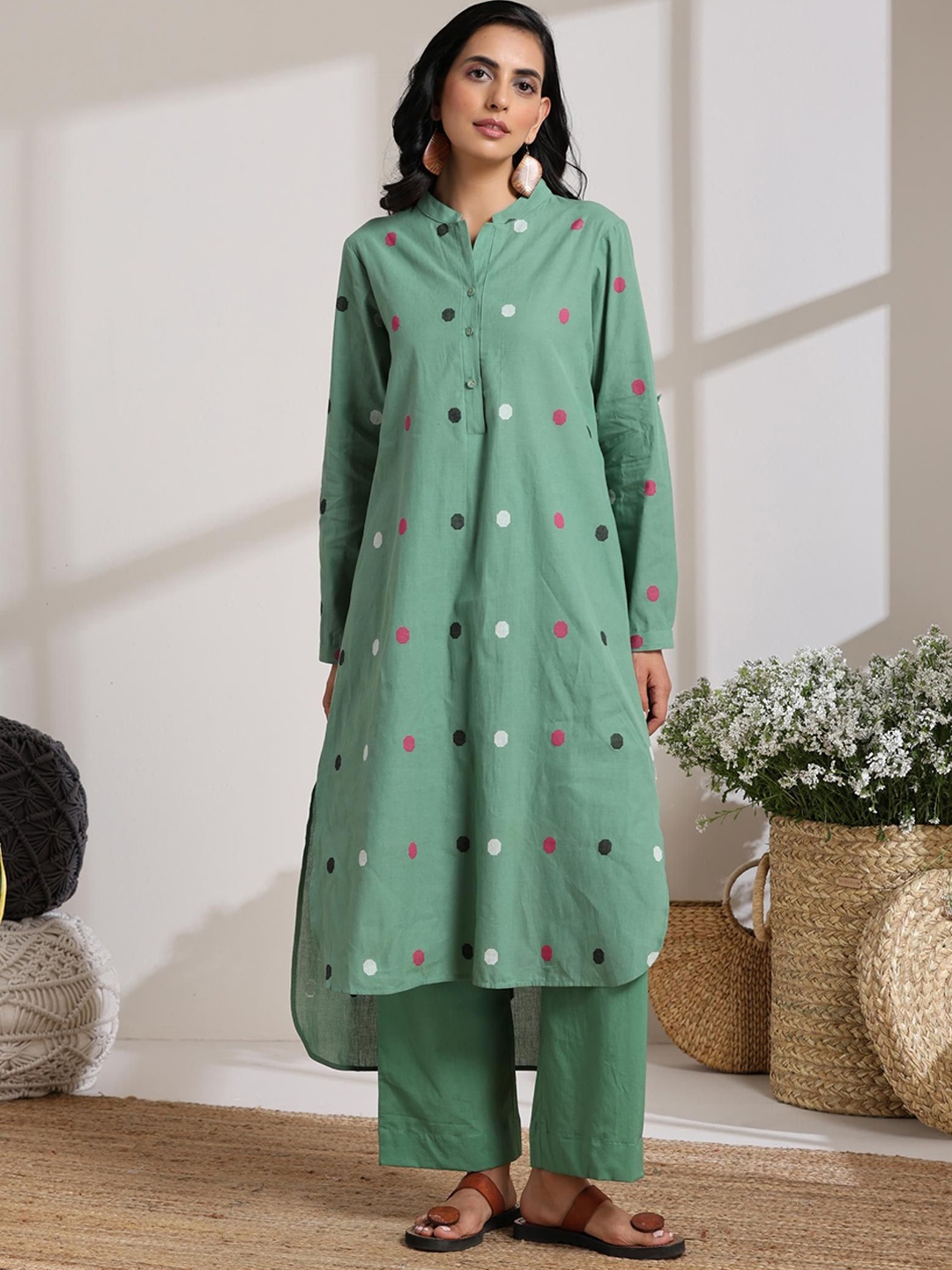 

VASSTRAM Polka Printed Mandarin Collar Pure Cotton Ethnic Tunic & Trousers Co-Ords, Green