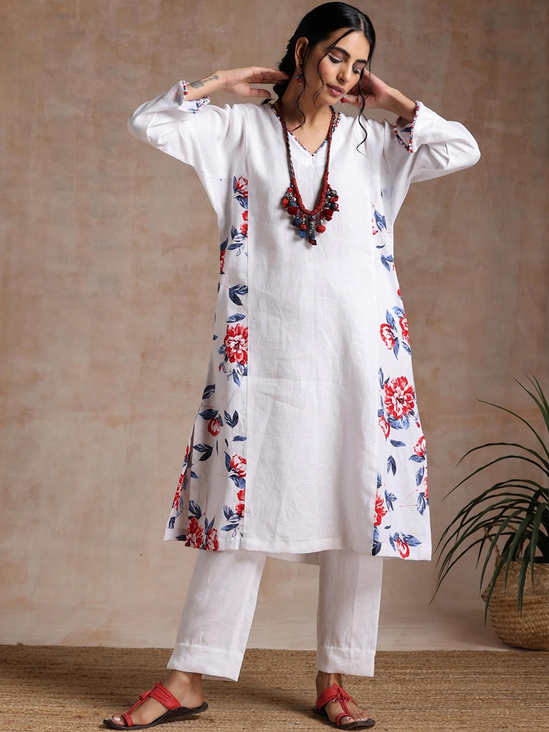 

VASSTRAM Azeema Printed Pure Cotton Ethnic Tunic & Trousers Co-Ords, White