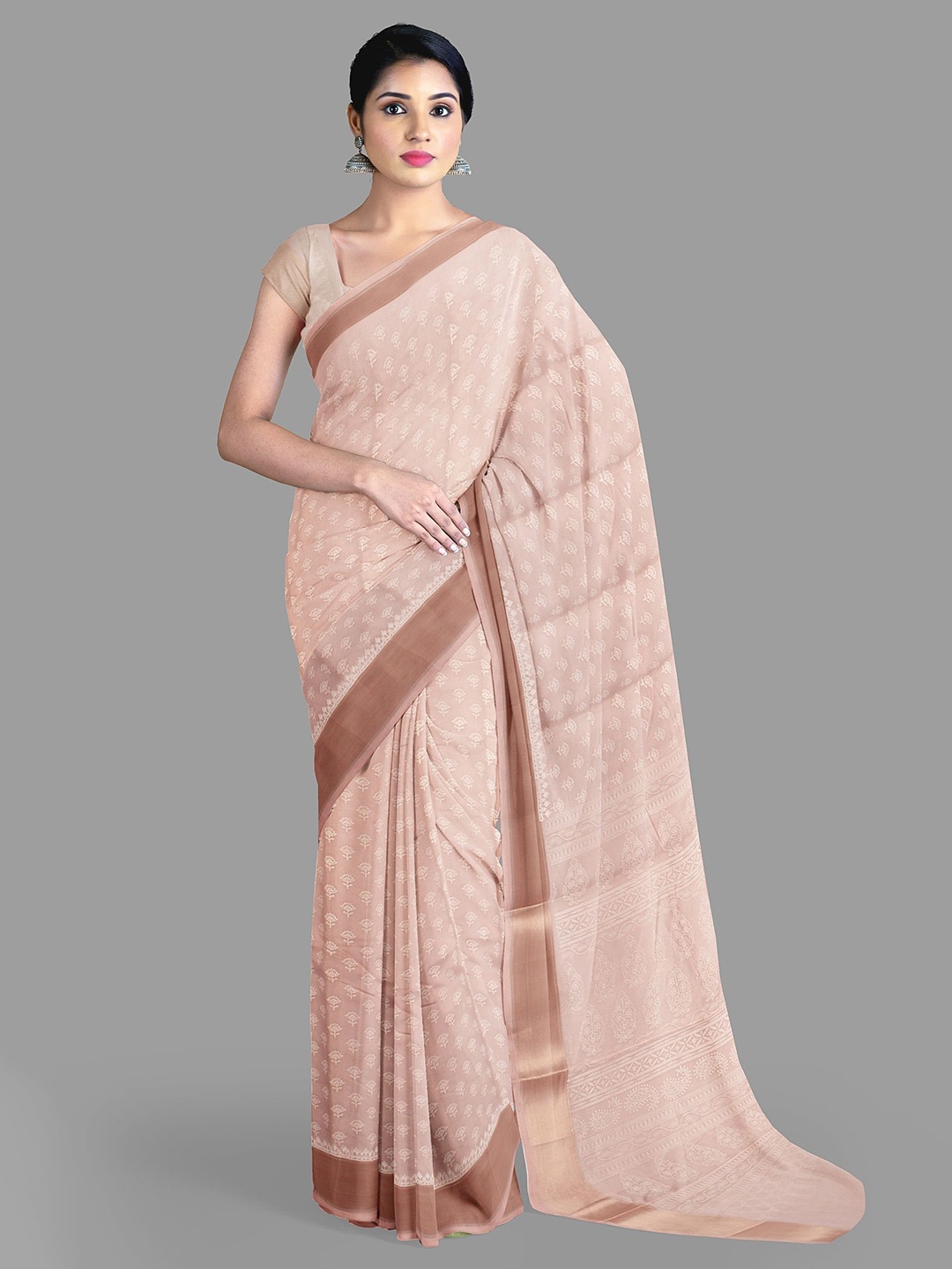 

The Chennai Silks Floral Zari Gadwal Saree, Peach