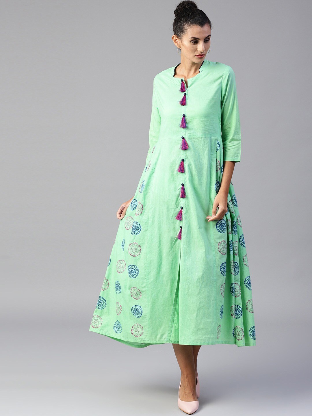 

Tulsattva Printed Mandarin Collar Anarkali Kurta, Green