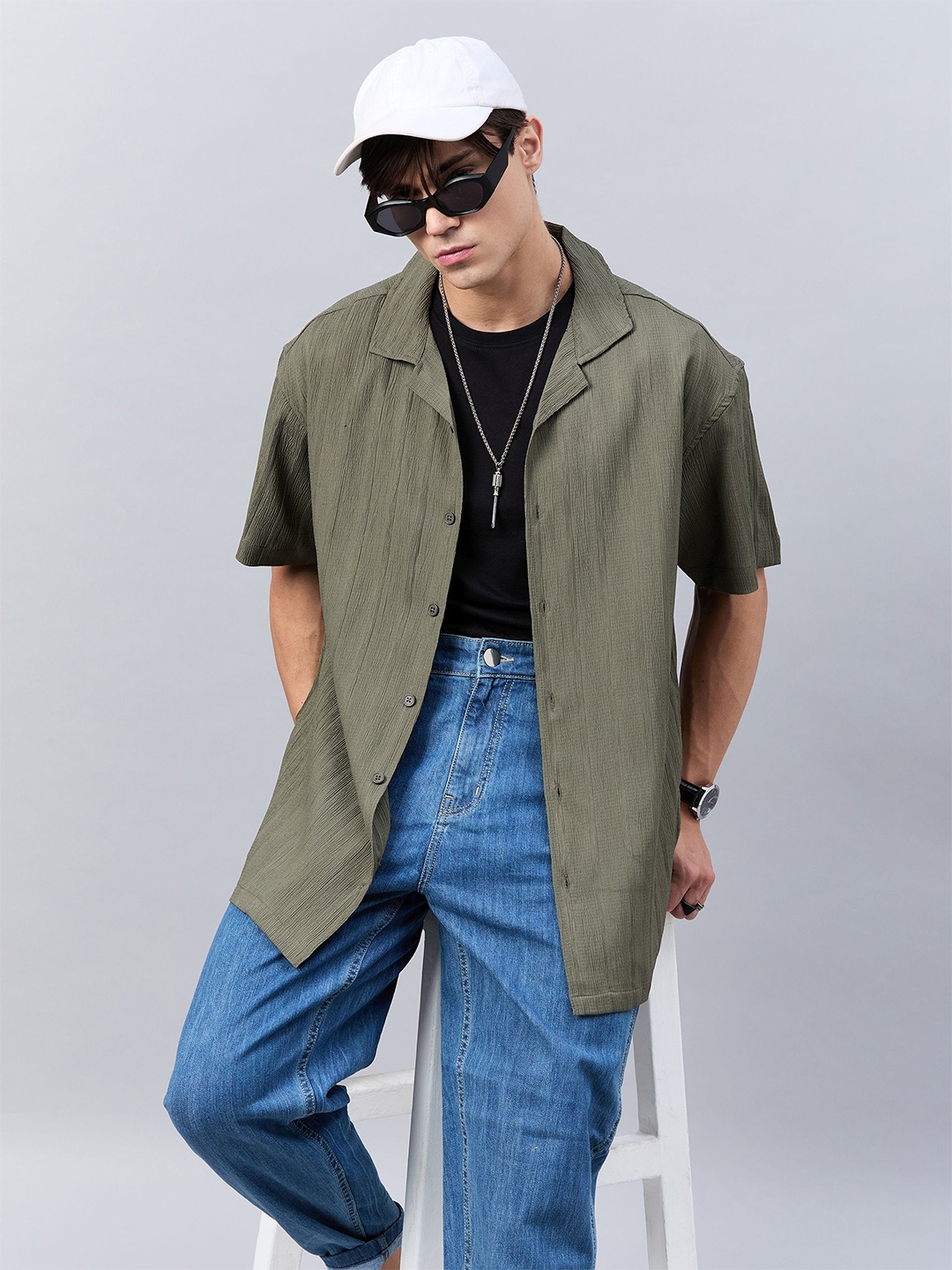 

Style Quotient Green Relaxed Opaque Spread Collar Casual Shirt