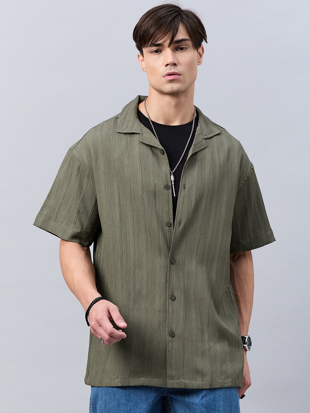 

Style Quotient Green Relaxed Opaque Spread Collar Casual Shirt