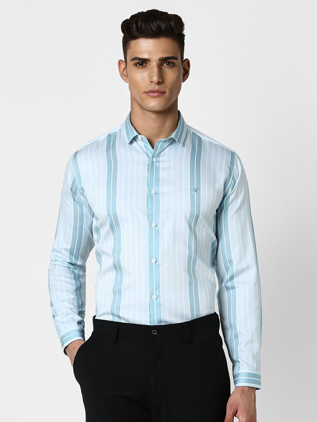 

V Dot Slim Fit Striped Spread Collar Pure Cotton Party Shirt, White