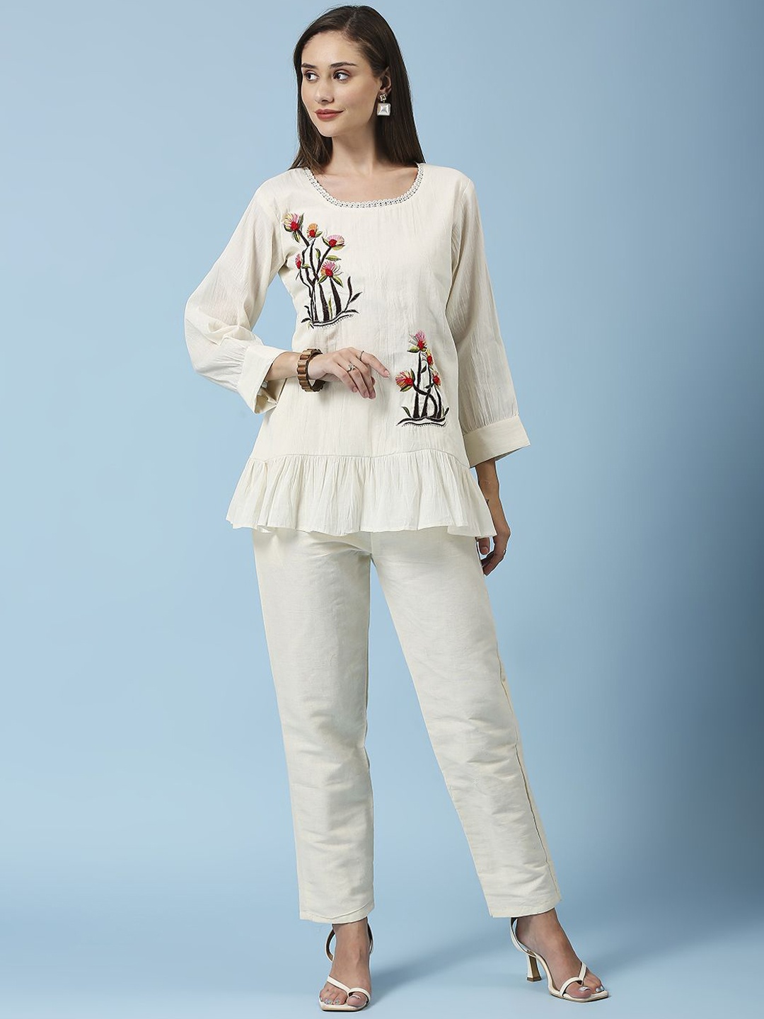 

GUFRINA Floral Embellished Round Neck Pure Cotton Tunic With Trousers, Cream