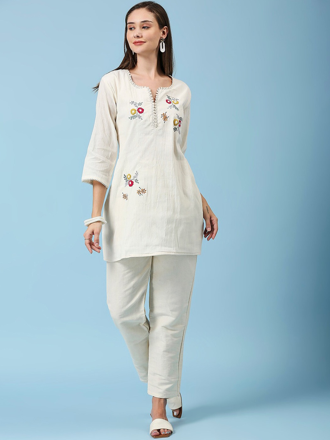 

GUFRINA Floral Embroidered Regular Sleeves Pure Cotton Tunic With Trousers, Cream