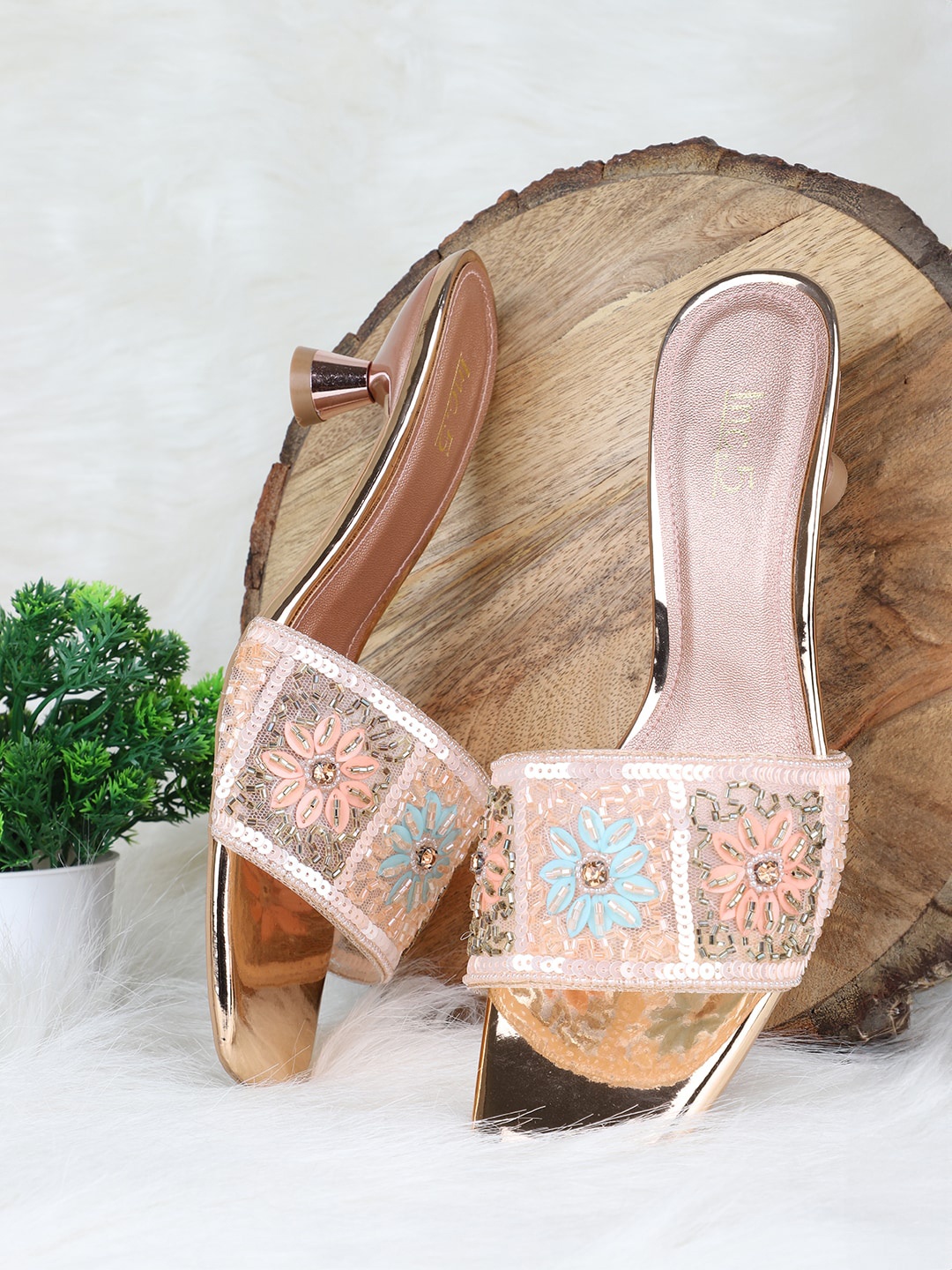 

Inc 5 Embellished Kitten Heels, Rose gold