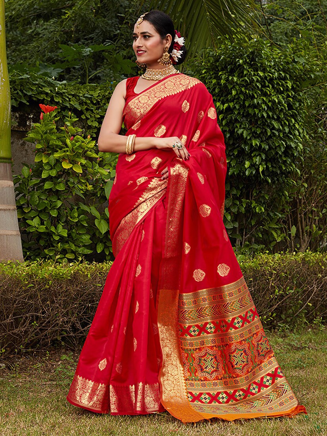 

JUST FASHION Ethnic Motifs Zari Banarasi Saree, Red