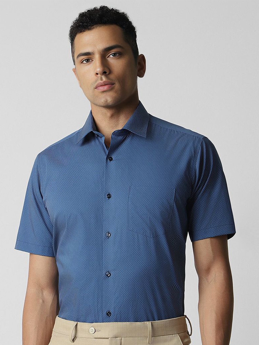 

Van Heusen Polka Dots Printed Spread Collar Pure Cotton Formal Shirt, Blue