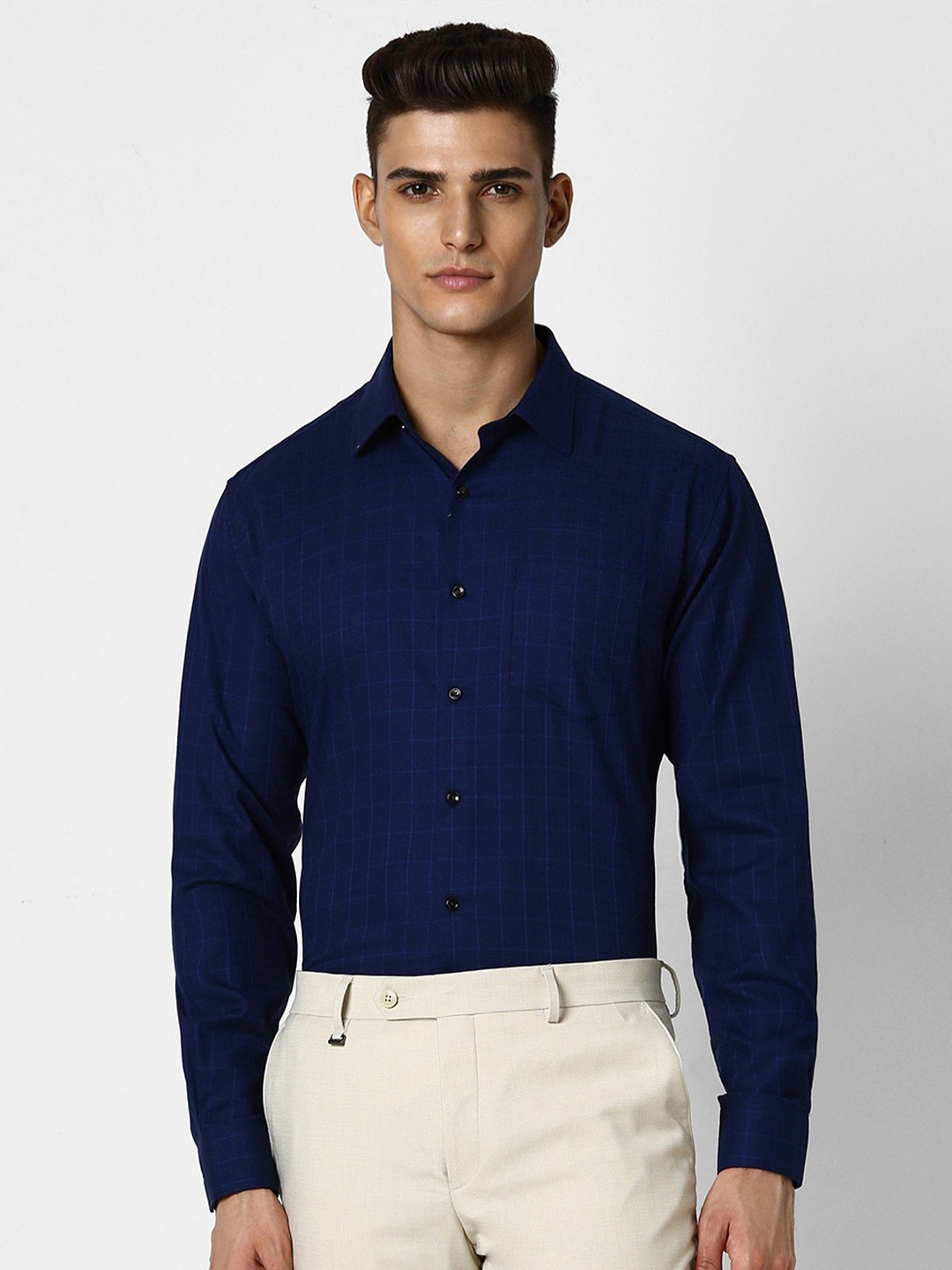 

Van Heusen Checked Spread Collar Pure Cotton Formal Shirt, Navy blue